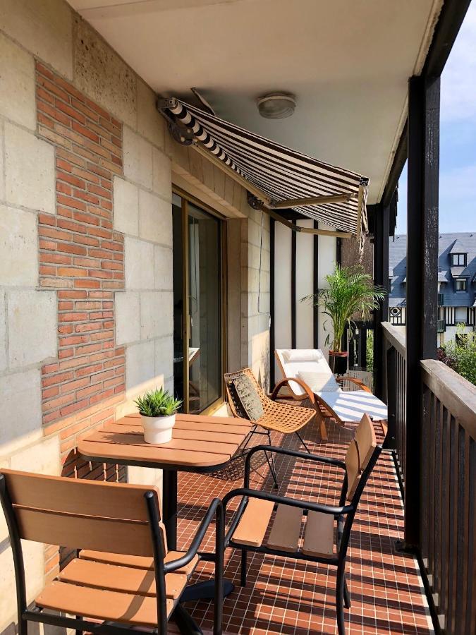 Beau Studio Terrasse Vue Jardin - A 2 Pas De La Mer Apartment Deauville Exterior photo